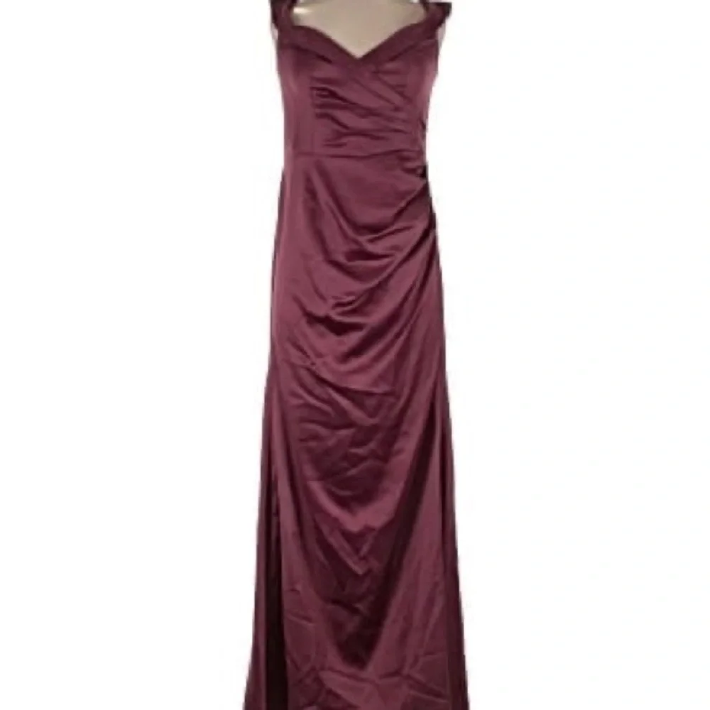 Elegant‎ Strapless Burgundy Evening Gown